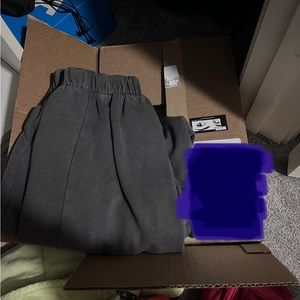 BRANDY MELVILLE BRAND NEW STILL IN BOX ROSA SWEATPANTS!!